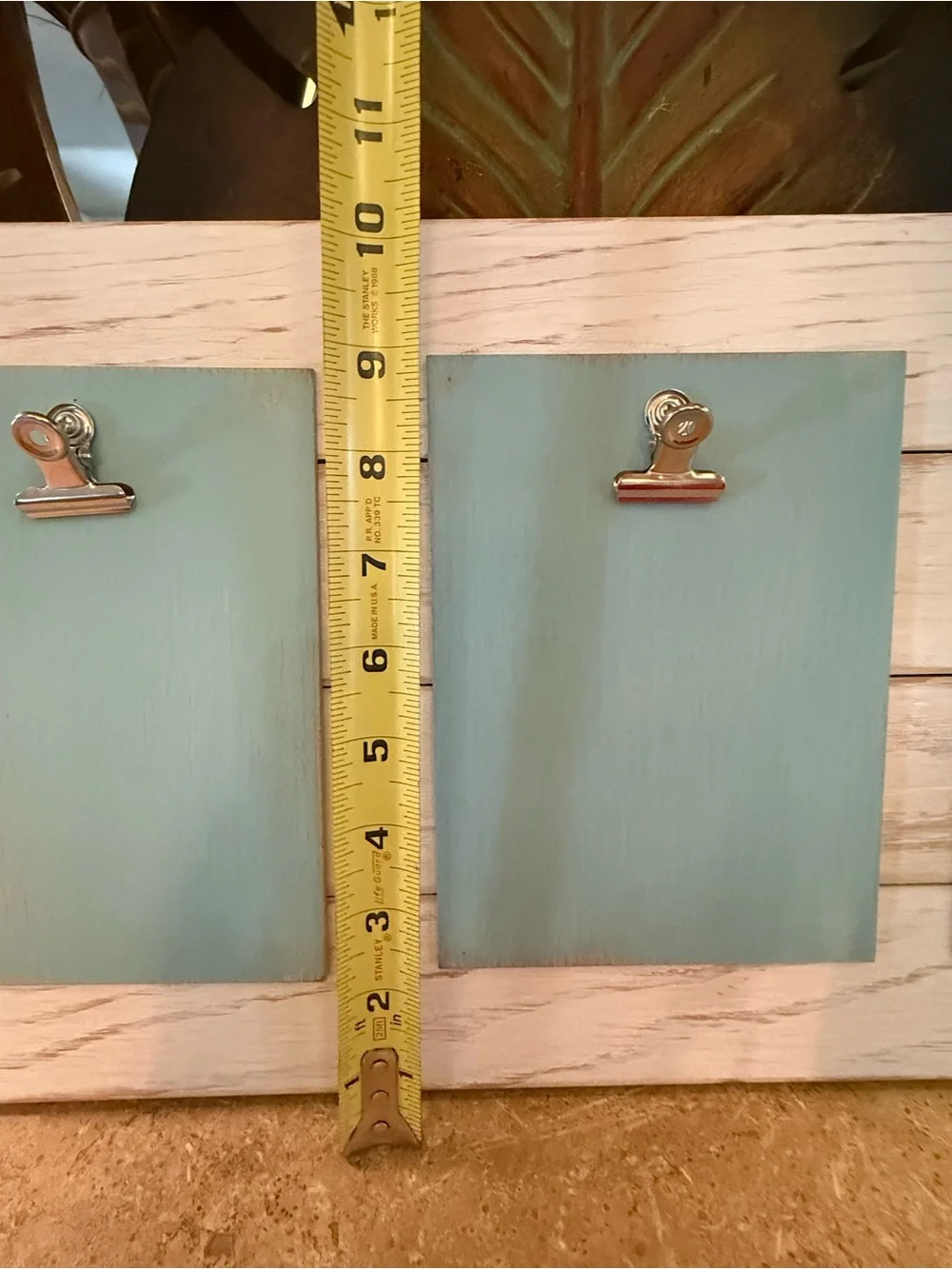 Rustic Farmhouse Wood Picture Frame Display with 3 Metal Clips